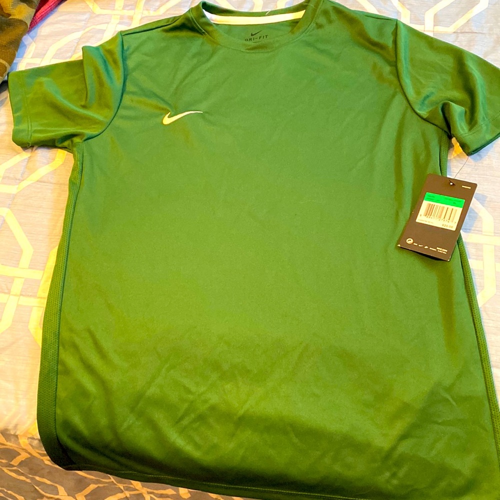 Nike Dri-fit youth tshirt Large